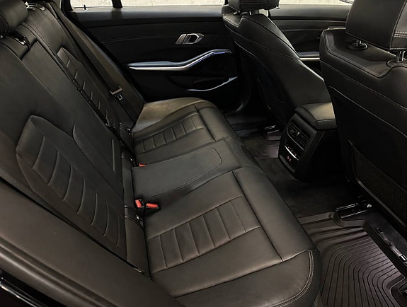 BMW 330e 5 of 7