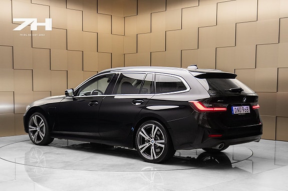 BMW 330e 4 of 20