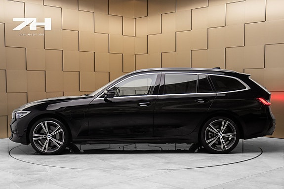 BMW 330e 2 of 20