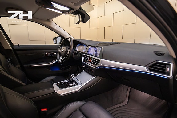 BMW 330e 13 of 20
