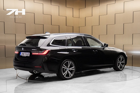 BMW 330e 5 of 20