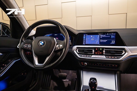 BMW 330e 11 of 20