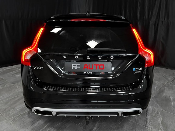 Volvo V60 Cross Country 14 of 30