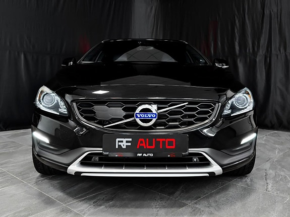 Volvo V60 Cross Country 6 of 30