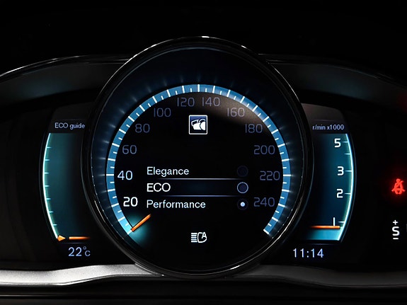 Volvo V60 Cross Country 25 of 30