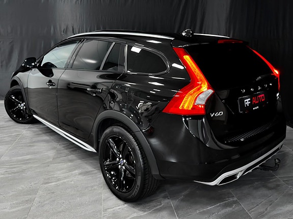 Volvo V60 Cross Country 12 of 30