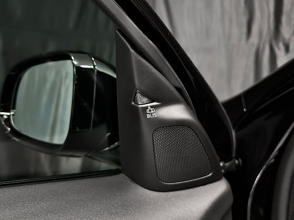 Volvo V60 Cross Country 17 of 30