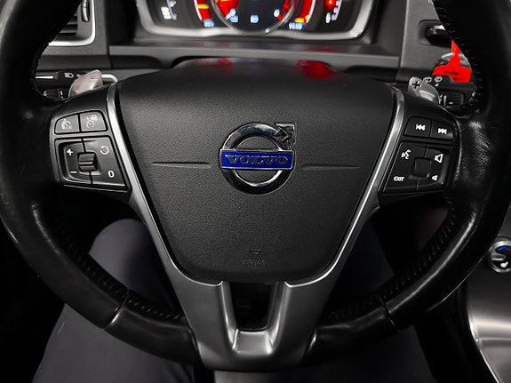 Volvo V60 Cross Country 21 of 30