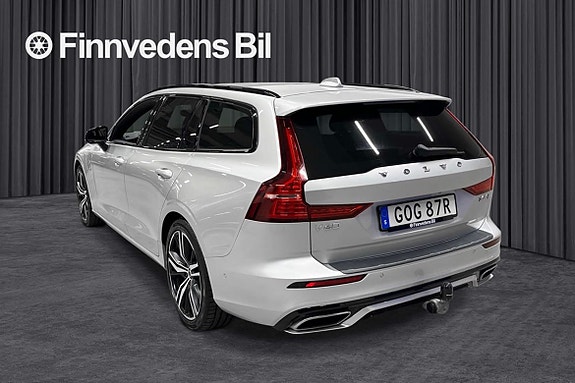 Volvo V60 2 of 25