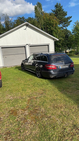 Mercedes-Benz E350 2 of 4