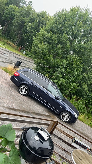 Mercedes-Benz E350 4 of 4