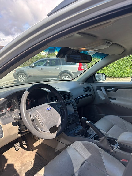Volvo V70 6 of 8
