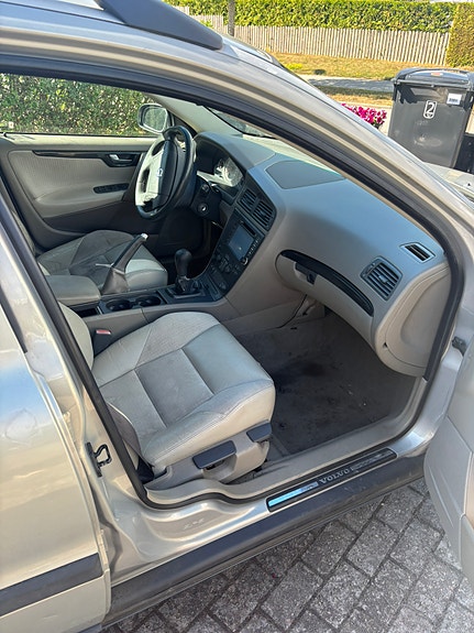 Volvo V70 8 of 8