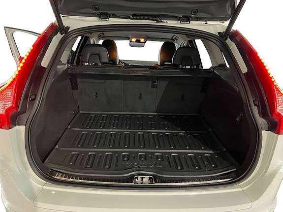 Volvo XC60 13 of 13