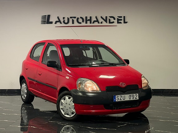 Toyota Yaris 3 of 13