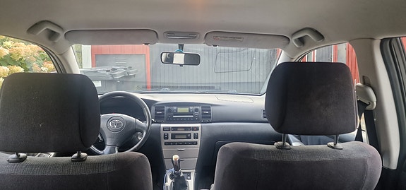 Toyota Corolla 4 of 5
