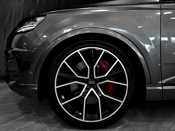 Audi SQ7 10 of 30