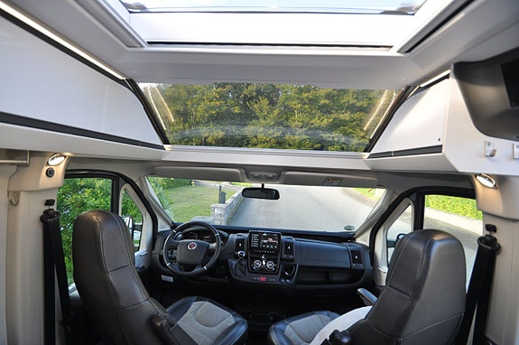 Adria Luftfjädring. Skyroof. Maxxfan. 9-v autom. 160hk. Drag. 11 of 30
