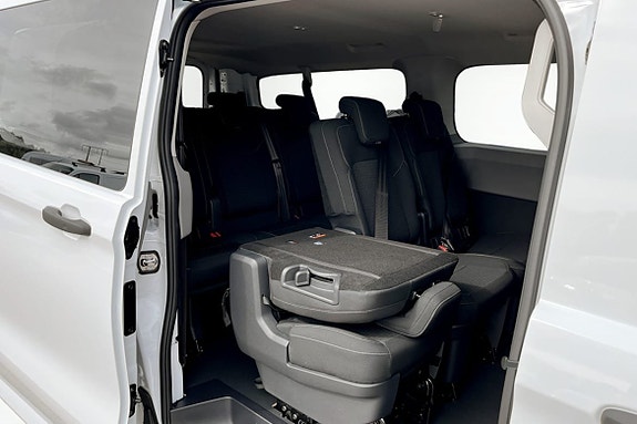 Ford Transit Custom 9 of 9