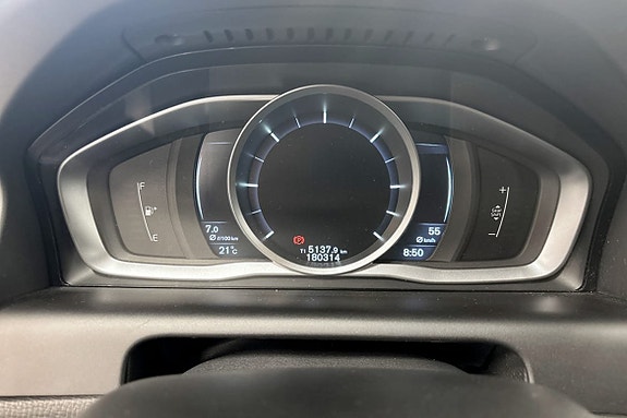Volvo XC60 11 of 13