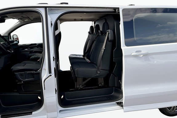 Ford Transit Custom 18 of 20