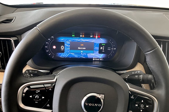 Volvo XC60 13 of 18