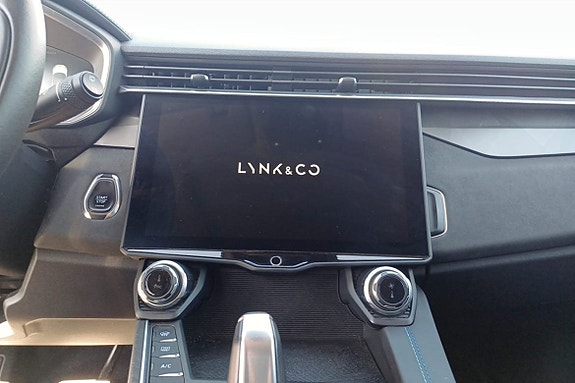 Lynk & Co 01 6 of 9