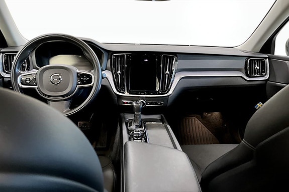 Volvo V60 Cross Country 4 of 9