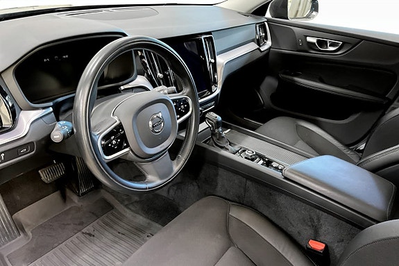 Volvo V60 Cross Country 5 of 9