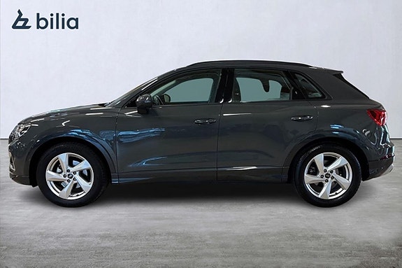 Audi Q3 2 of 27