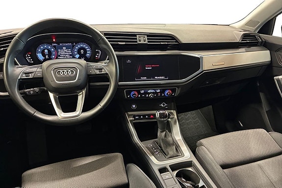 Audi Q3 11 of 27