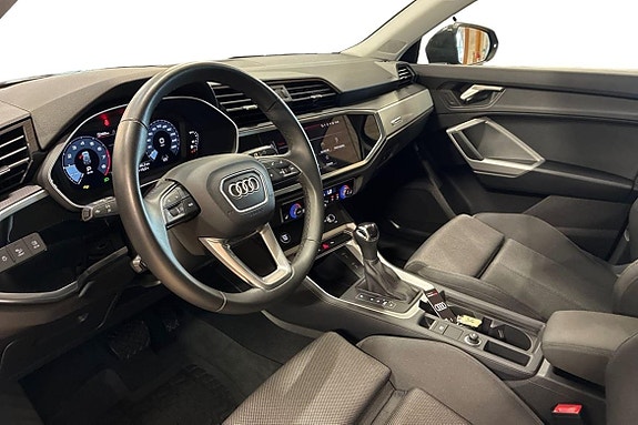 Audi Q3 15 of 27