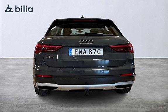 Audi Q3 3 of 27