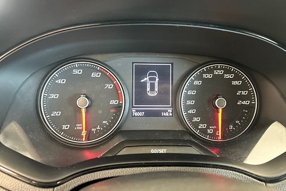 Seat Arona 12 of 15