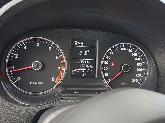 Volkswagen Polo 9 of 15
