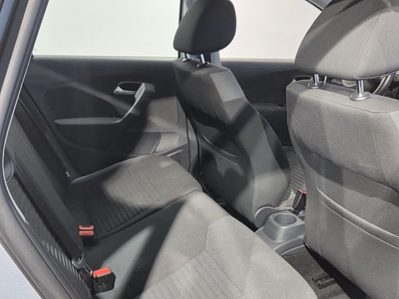 Volkswagen Polo 14 of 15