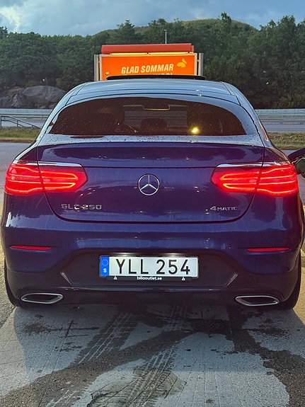 Mercedes-Benz GLC250 2 of 11