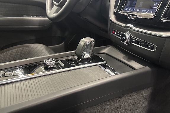 Volvo XC60 15 of 23