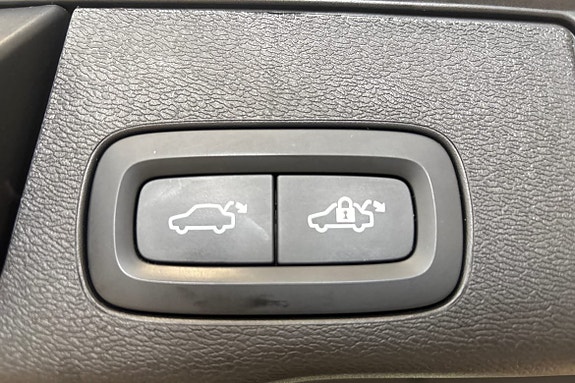 Volvo XC60 18 of 23