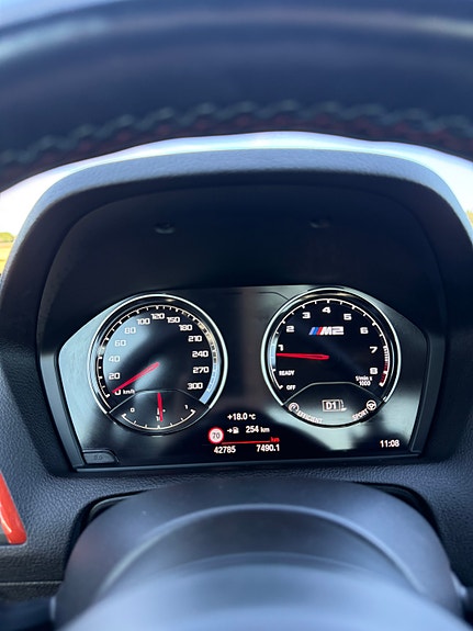 BMW M2 10 of 11