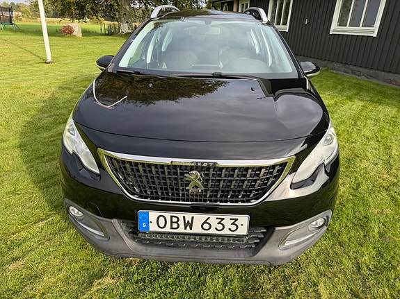 Peugeot 2008 2 of 10