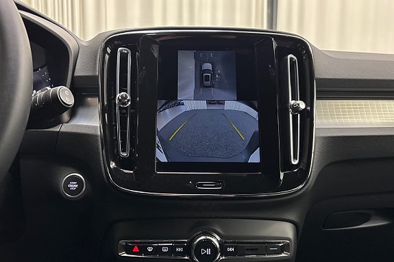 Volvo XC40 16 of 22