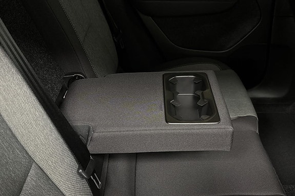 Volvo XC40 18 of 22