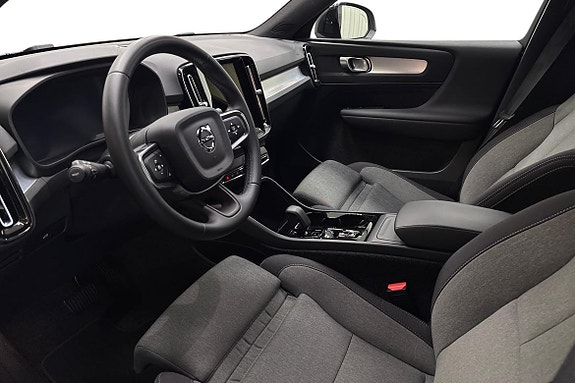 Volvo XC40 8 of 22