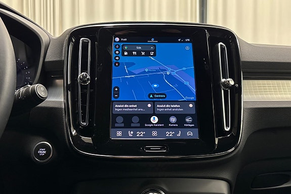 Volvo XC40 15 of 22