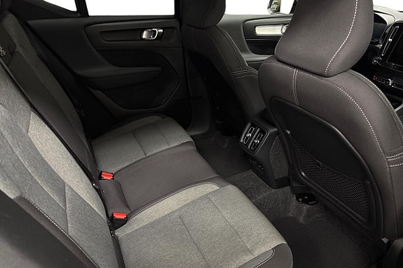 Volvo XC40 11 of 22