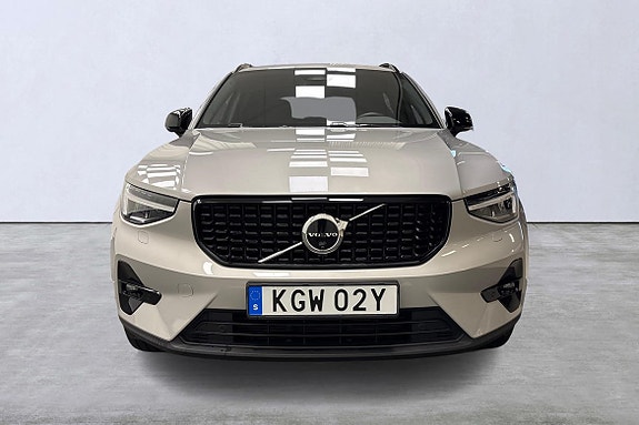 Volvo XC40 7 of 22