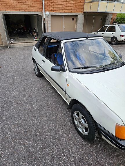 Peugeot 205 4 of 5