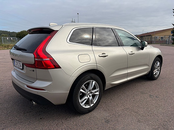 Volvo XC60 2 of 5