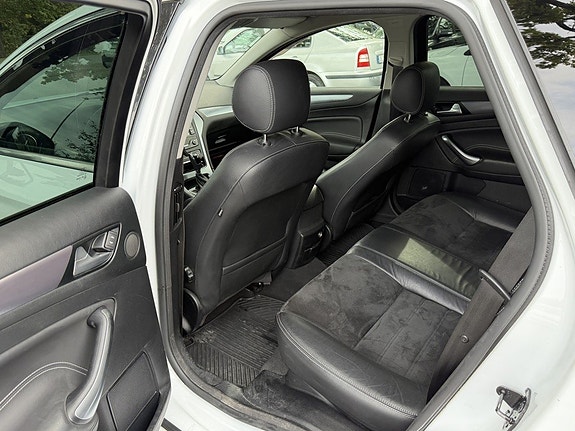 Ford Mondeo 17 of 22